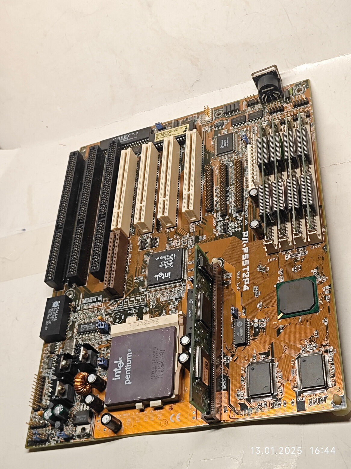 ASUS P/I-P55T2P4S Socket 7